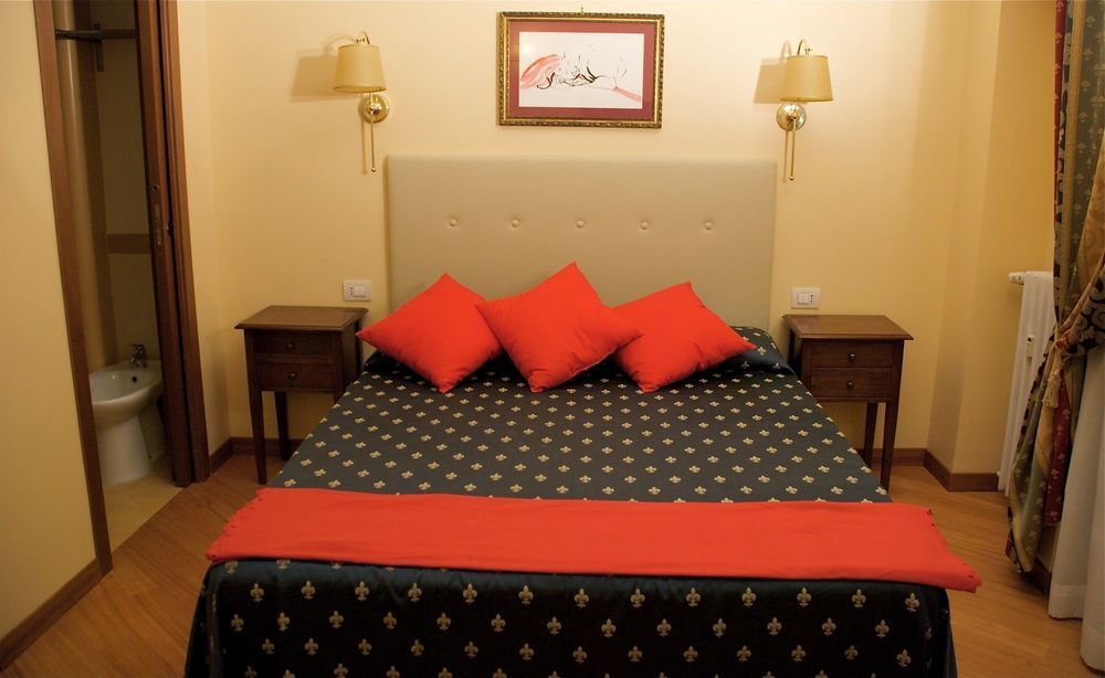 Internouno Hotel Рим Екстериор снимка
